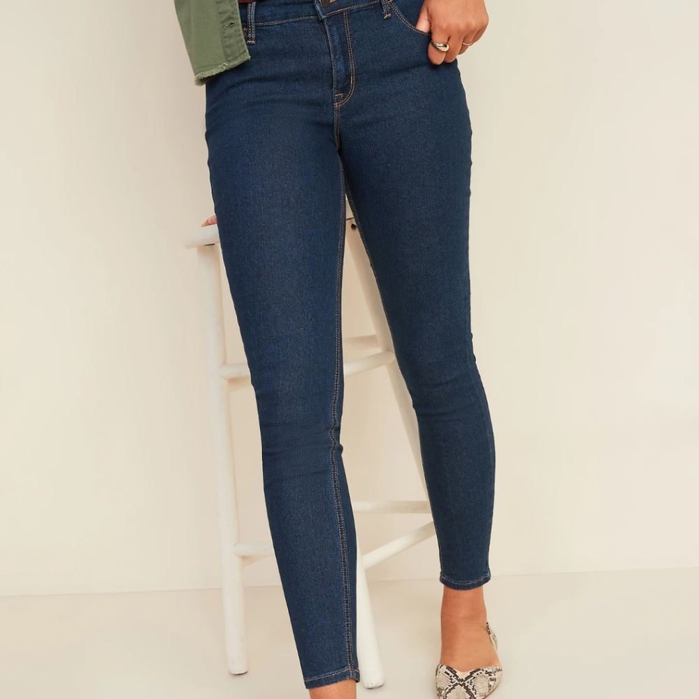 Sold! Skinny Jeans 10 short